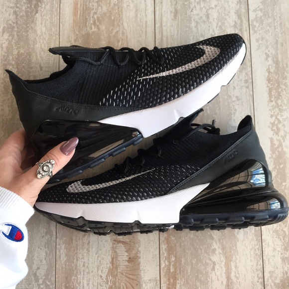 NWT Nike Air Max 270 Flyknit Black - Picture 8 of 8